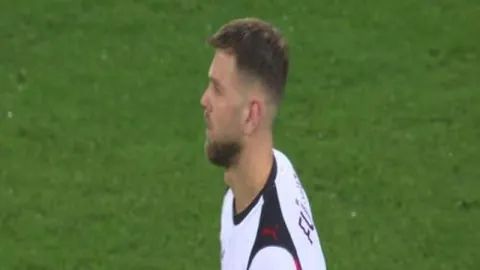 《體育日報》揭示：巴薩獲多支球隊對法耶轉會表態，朗斯與尼斯提供逾千萬歐元報價